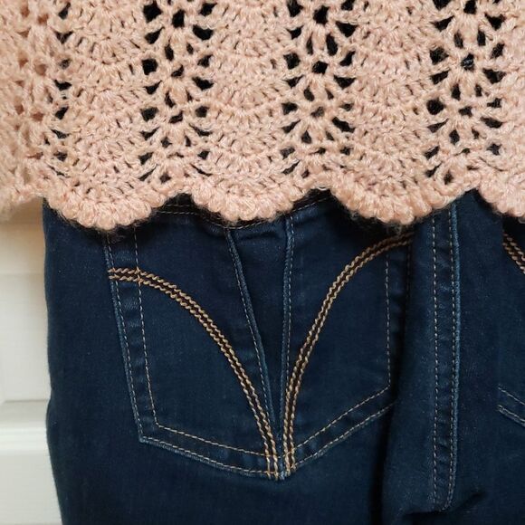 VINTAGE Peach Color Crocheted Butterfly Embellished Top  - Picture 10 of 11